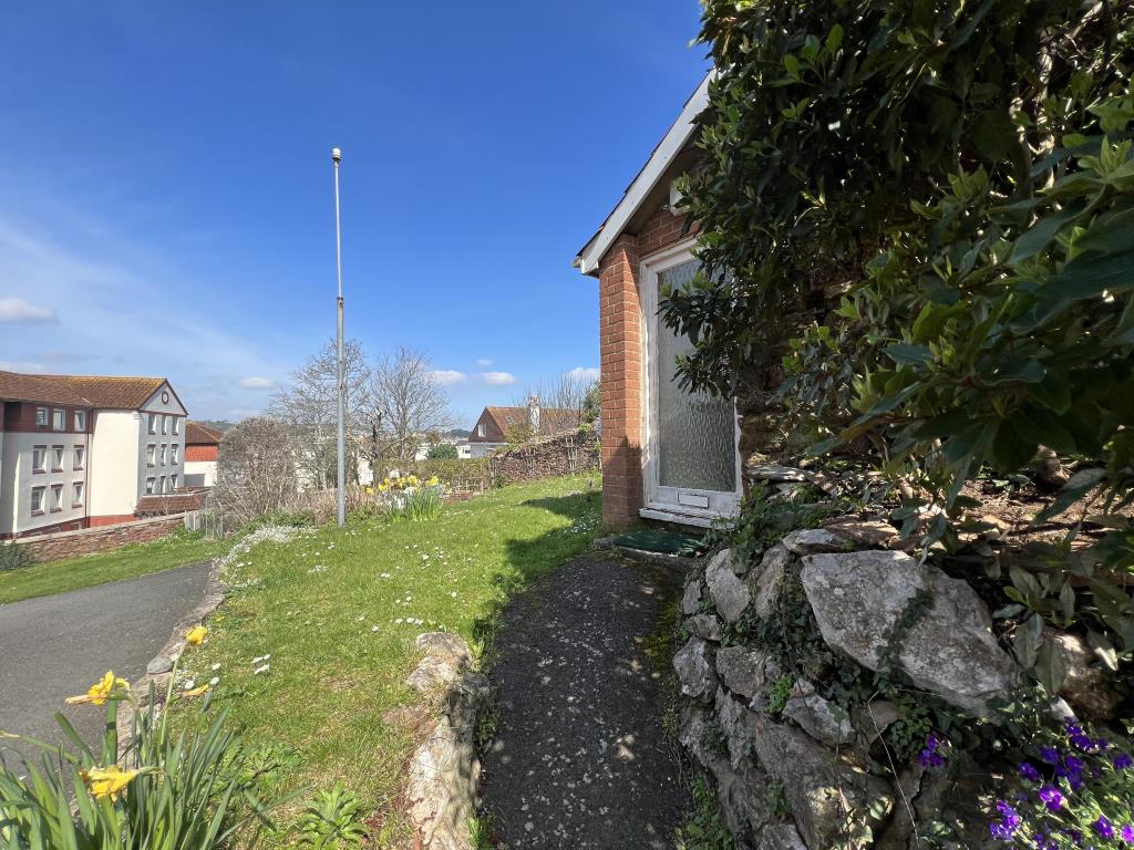 Lot: 78 - STORE BUILDING AND GARDEN PLOT WITH PLANNING FOR SINGLE DWELLING -